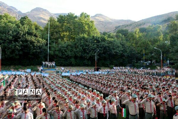 مراسم اهدای پرچم افتخار به گروه‌های  پیشتاز برتر حاضر در اردوی ملی