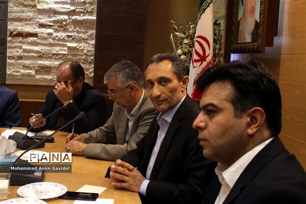 نشست شوراها و دهیاران شهرستان تبریز