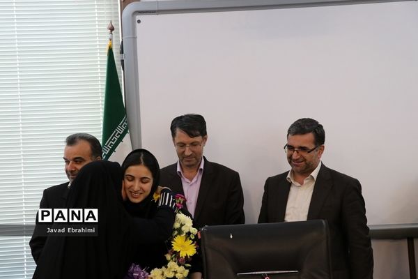 برگزاری جلسه تقدیر از رتبه های برتر کنکوری خراسان رضوی