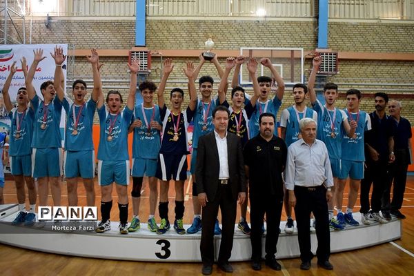قهرمانی تیم  والیبال‌ البرز در سی‌و‌پنجمین دوره مسابقات دانش‌آموزی کشور