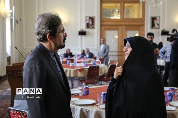 نشست وزارت امور خارجه با اصحاب رسانه به مناسبت روز خبرنگار
