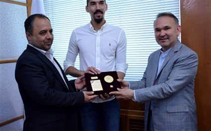 سفیر خیرین مدرسه‌ساز در عرصه ورزش معرفی شد