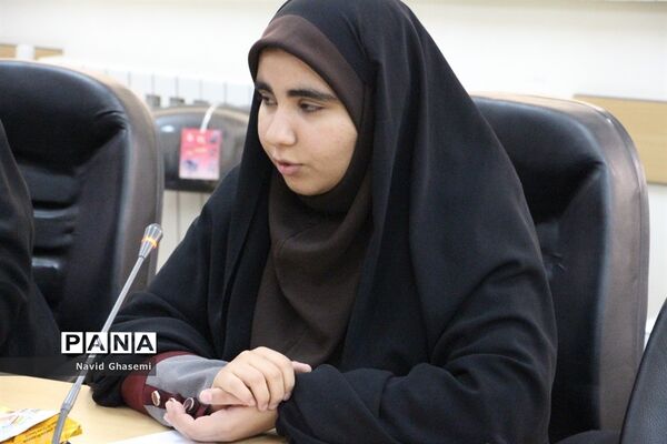 دیدار سرپرست اداره کل آموزش و پرورش خراسان جنوبی با نمایندگان نهمین دوره مجلس دانش آموزی