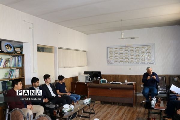 نشست نمایندگان مجلس دانش آموزی در سازمان دانش آموزی خراسان رضوی