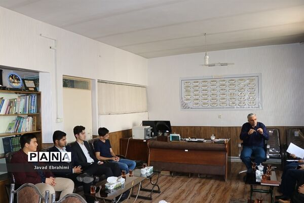 نشست نمایندگان مجلس دانش آموزی در سازمان دانش آموزی خراسان رضوی