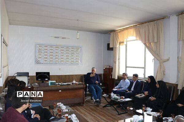 نشست نمایندگان مجلس دانش آموزی در سازمان دانش آموزی خراسان رضوی