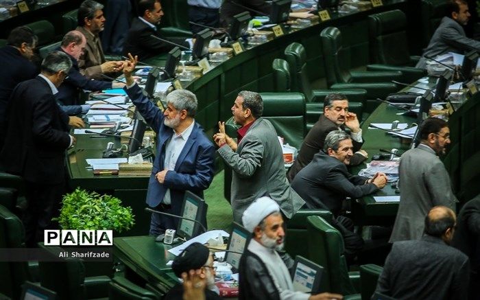 حاشیه‌های سوال و جواب امروز بهارستان درباره رفع حصر