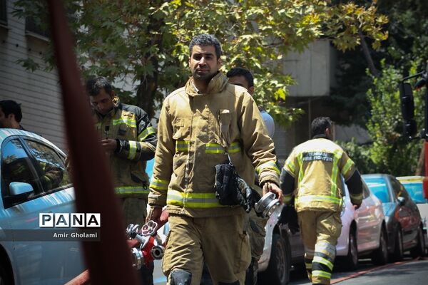 اطفا حریق ساختمان شرکت توسعه صنایع نفت قشم