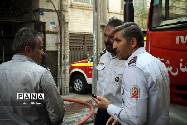 اطفا حریق ساختمان شرکت توسعه صنایع نفت قشم