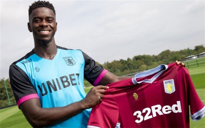 مدافع منچستریونایتد به استون ویلا پیوست