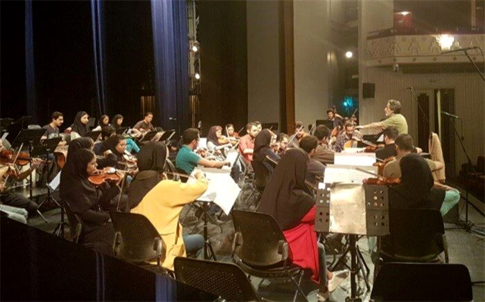 ارکستر ملی به همراه رهبر میهمان برای کنسرت 29 مرداد آماده‌می‌شود