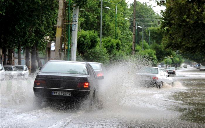 بارش باران در محورهای 5 استان کشور