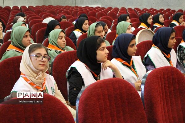 آیین افتتاحیه پیش اردوی پیشتازان دختر استان کرمانشاه