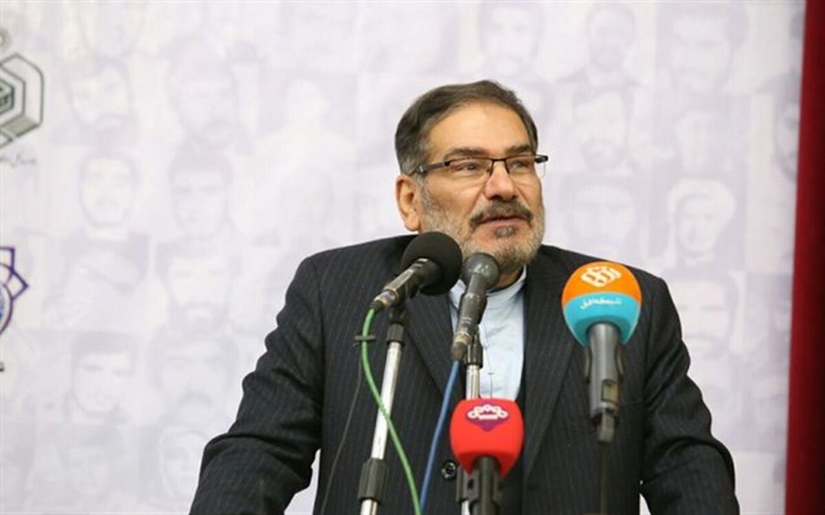 شمخانی: جنگ اقتصادی امروز  با میدان‌داری آمریکا در حال انجام است
