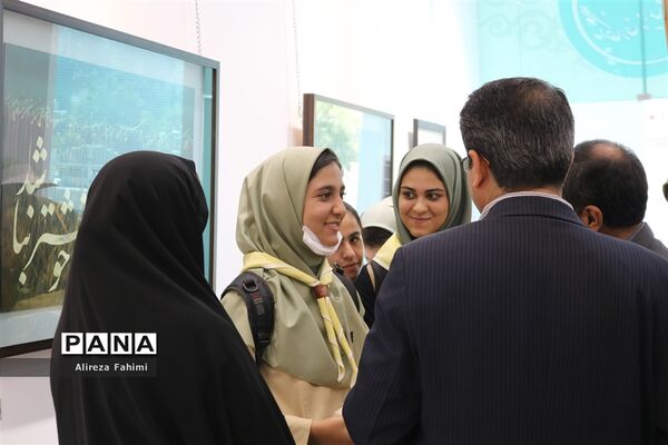 نمایشگاه نقاشی‌خط