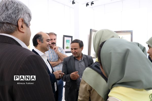 نمایشگاه نقاشی‌خط