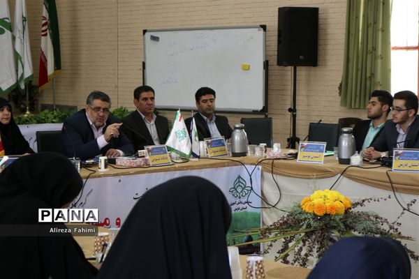 حضور مشاور وزیر آموزش و پرورش در نشست مجلس دانش‌آموزی