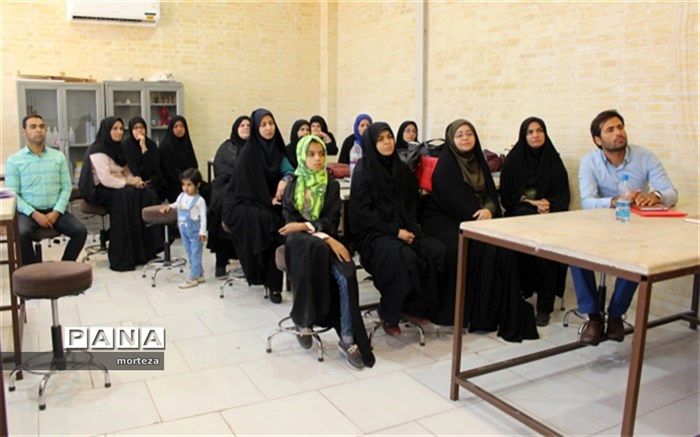 آغاز دوره آموزشی  بازی های فکری در استان یزد