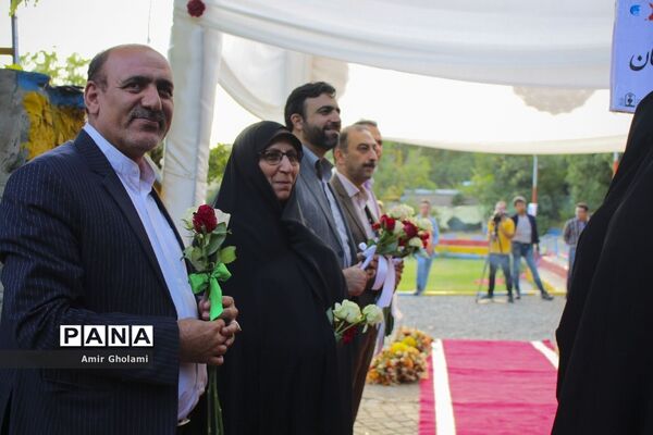 آیین استقبال دانش‌آموزان دختر شرکت‌کننده در سی و ششمین جشنواره فرهنگی، هنری سراسر کشور