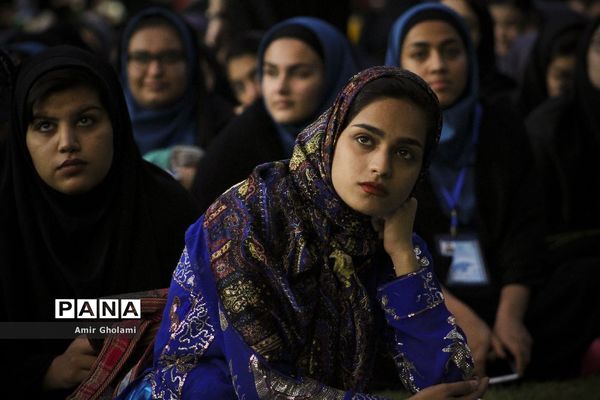 آیین استقبال دانش‌آموزان دختر شرکت‌کننده در سی و ششمین جشنواره فرهنگی، هنری سراسر کشور
