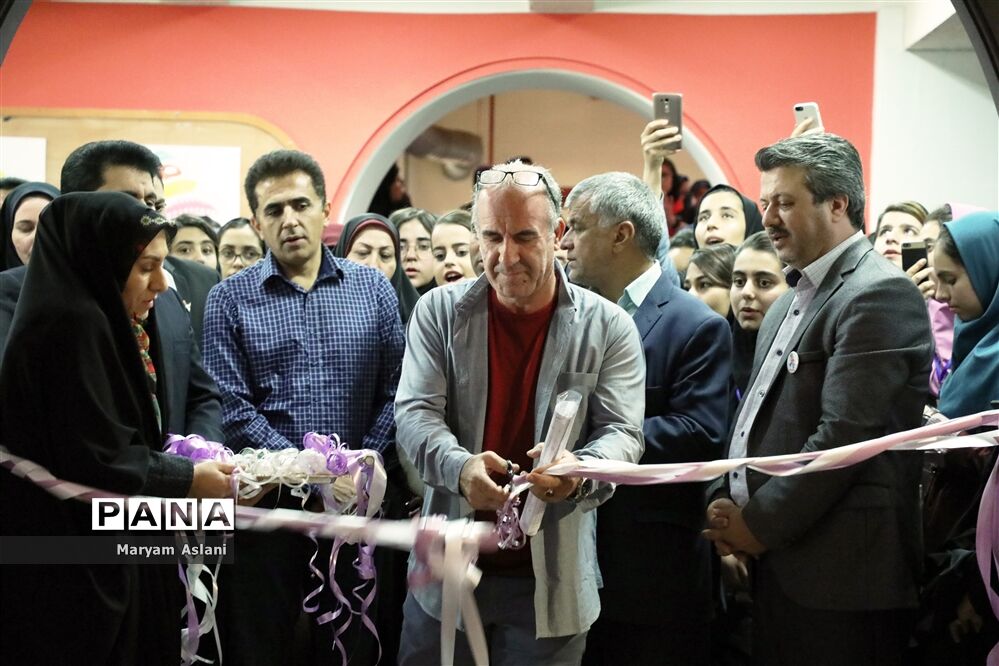 آیین گشایش نمایشگاه هنرهای دستی تجسمی دانش آموزان دختر سراسر کشور