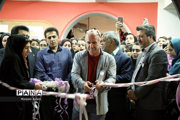 آیین گشایش نمایشگاه هنرهای دستی تجسمی دانش آموزان دختر سراسر کشور
