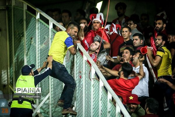 دیدار تیم‎های  پرسپولیس تهران و نفت مسجد سلیمان