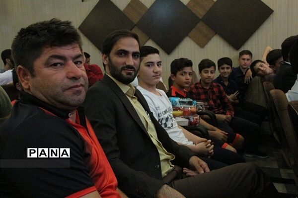 مراسم تجلیل از قهرمانان و مدال آوران آموزش و پرورش ناحیه 1 ری