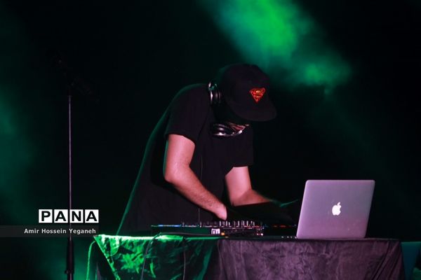 کنسرت مهدی جهانی در جزیره کیش