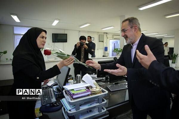 بازدید وزیر آموزش و پرورش از خبرگزاری پانا به مناسبت روز خبرنگار