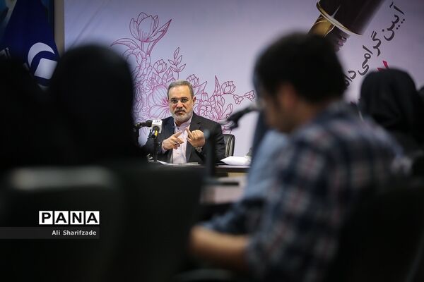 بازدید وزیر آموزش و پرورش از خبرگزاری پانا به مناسبت روز خبرنگار