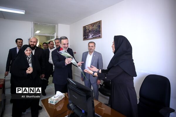 بازدید وزیر آموزش و پرورش از خبرگزاری پانا به مناسبت روز خبرنگار