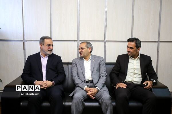 بازدید وزیر آموزش و پرورش از خبرگزاری پانا به مناسبت روز خبرنگار