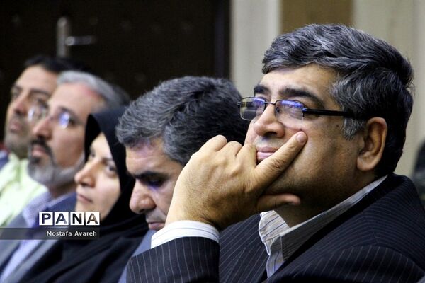مراسم بزرگداشت روز خبرنگار در سالن شهید رحیمی دانشگاه علوم پزشکی بیرجند