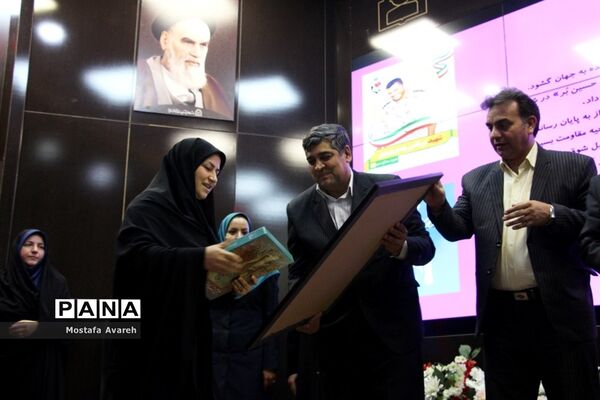 مراسم بزرگداشت روز خبرنگار در سالن شهید رحیمی دانشگاه علوم پزشکی بیرجند