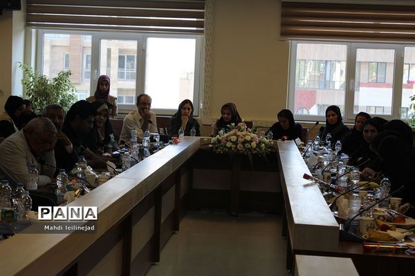 نشست خبری مدیرکل آموزش و پرورش البرز همراه با تقدیر از اصحاب رسانه استان