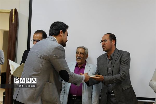 نشست خبری مدیرکل آموزش و پرورش البرز همراه با تقدیر از اصحاب رسانه استان