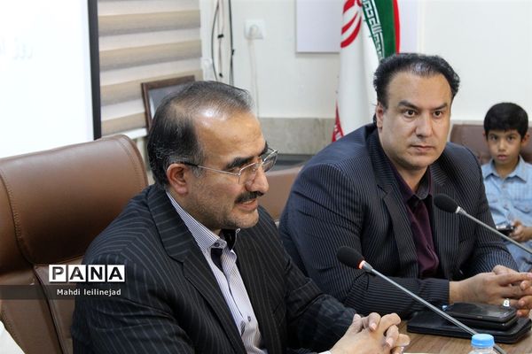 نشست خبری مدیرکل آموزش و پرورش البرز همراه با تقدیر از اصحاب رسانه استان