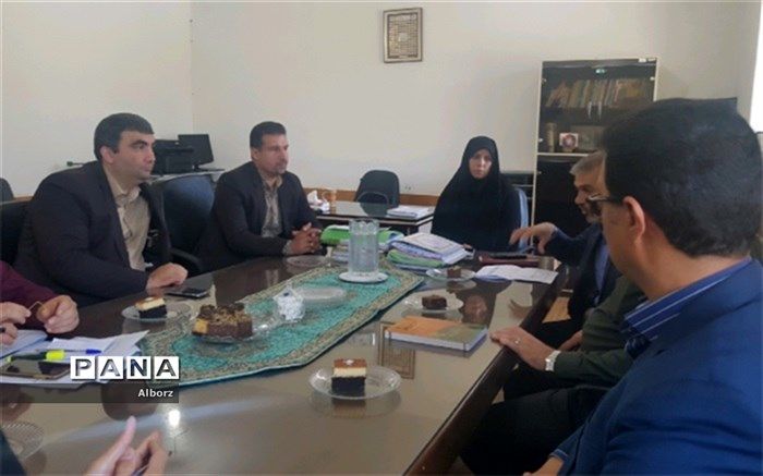 بازدید ارزیابان منتخب اداره کل آموزش و پرورش البرز از روند اجرایی پروژه مهر97 ناحیه دو کرج