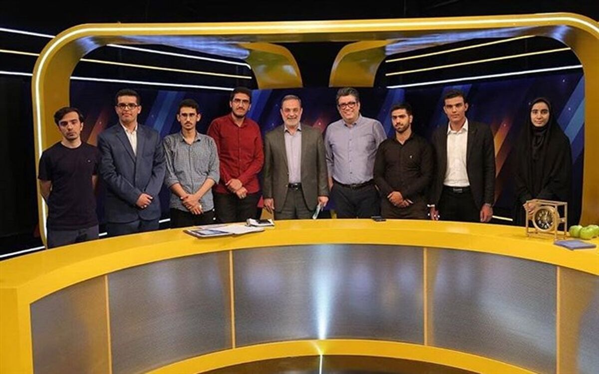 بطحایی در  برنامه زنده به سوال‌های دانش‌آموزان پاسخ داد