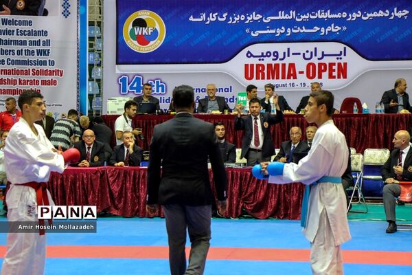 چهاردهمین دوره مسابقات جایزه بزرگ کاراته در ارومیه