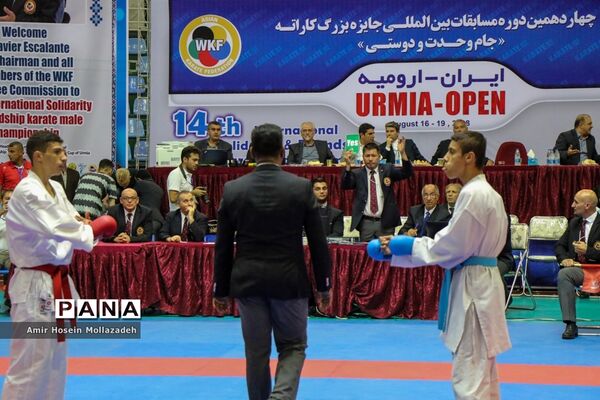 چهاردهمین دوره مسابقات جایزه بزرگ کاراته در ارومیه