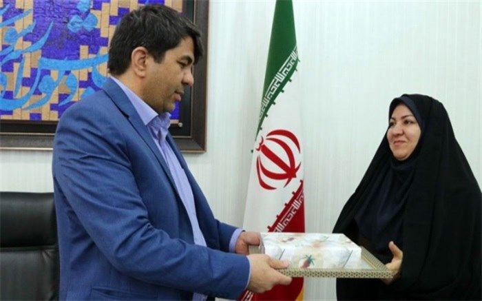 مراسم تکریم و معارفه مدیرکل دفتر امور بانوان و خانواده استانداری برگزار شد