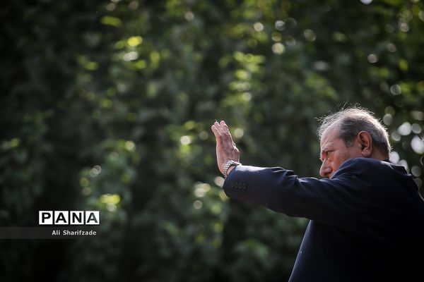 مراسم تشییع پیکر عزت‌الله انتظامی