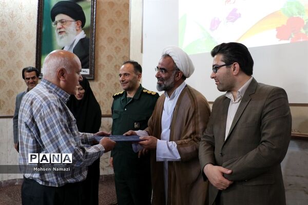 آیین تجلیل از 300نفر از ایثارگران ،جانبازان و آزادگان سرافراز فرهنگی