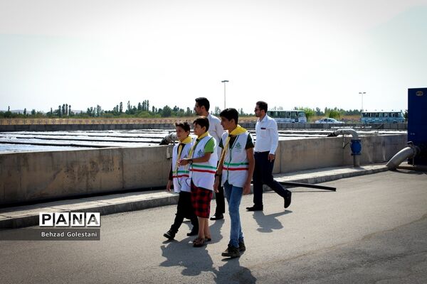 بازدید دانش آموزان پیشتاز سازمان دانش آموزی از تصفیه خانه فاضلاب  و دریاچه ارومیه