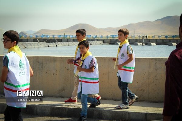 بازدید دانش آموزان پیشتاز سازمان دانش آموزی از تصفیه خانه فاضلاب  و دریاچه ارومیه