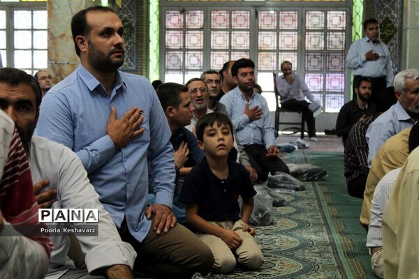 دور از عرفات، در جوار شهدا