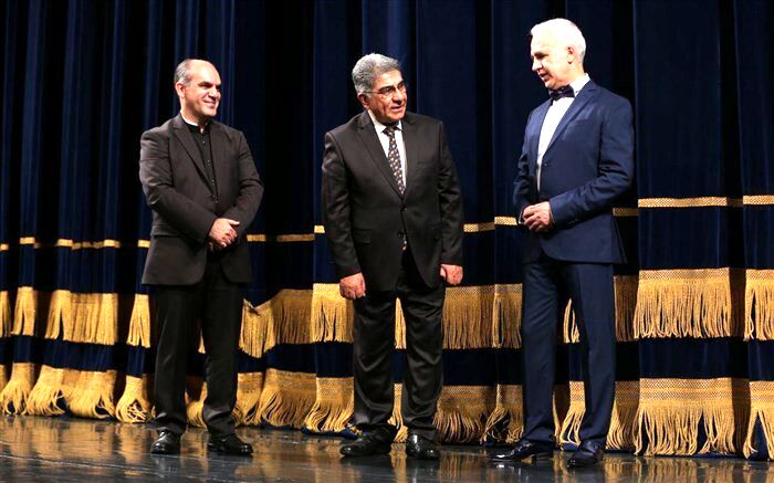 قدردانی از دوست خوب موسیقی ایرانی/ خواننده«سحرگهان» تجلیل شد