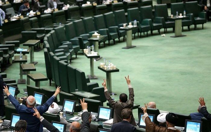 «استیضاح» کار یک وزارتخانه را سه ماه به تاخیر می اندازد